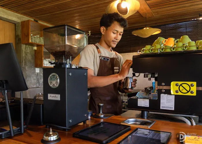 Bali Made Escape Guest house 4*
